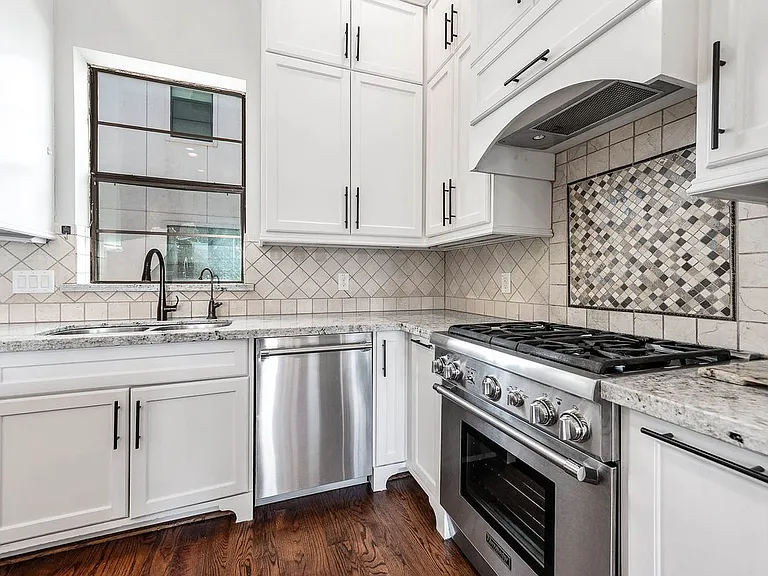 5733 Winsome Ln — Photo 3