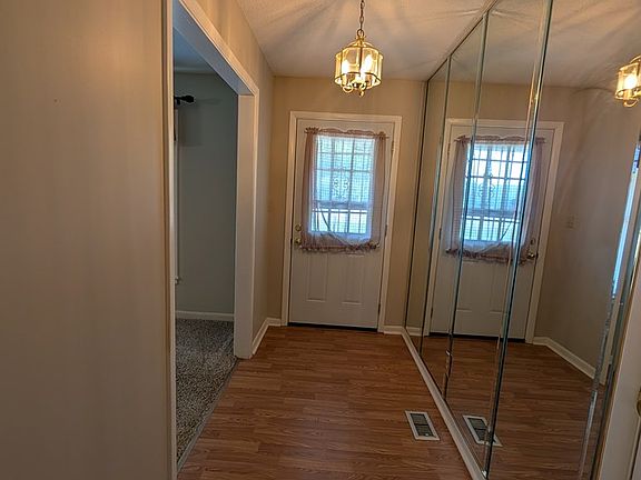 3rd image of 4450 Shellfield Rd