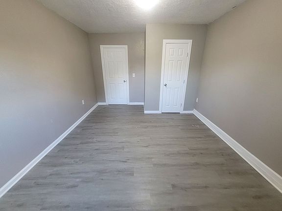 5th image of 1032 Carlisle Cir