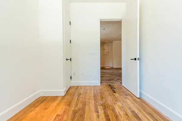 Rented by Nooklyn NYC LLC | media 96