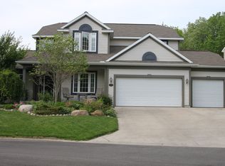 3431 N Meadowgrove Dr SE, Kentwood, MI 49512