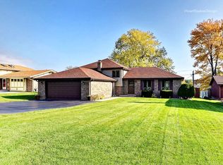 8411 S 84th Ave, Hickory Hills, IL