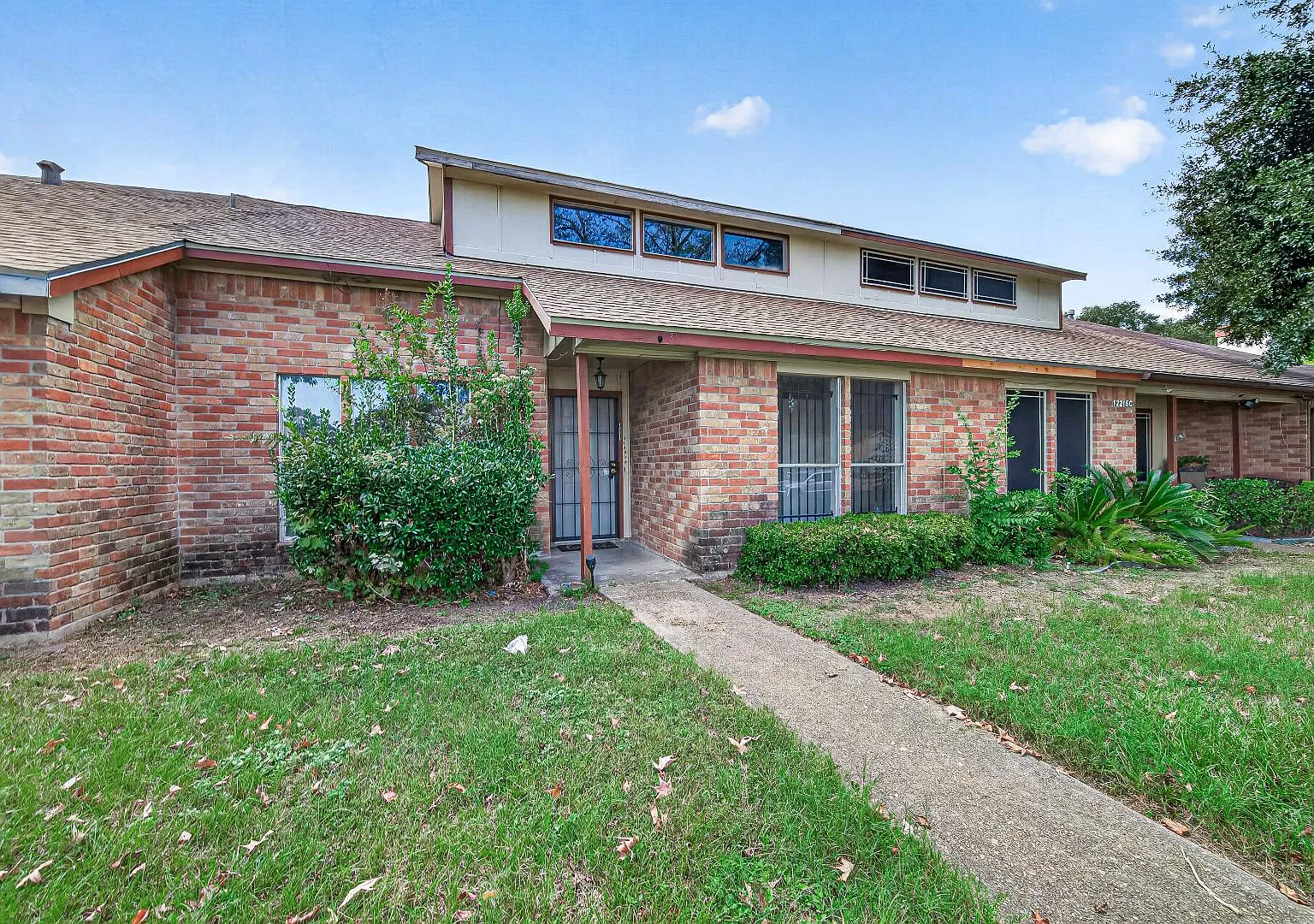 12215 W Village Dr - B — Photo 3
