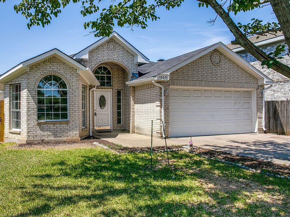 1605-avenue-c-grand-prairie-tx-High-Res-1.jpg