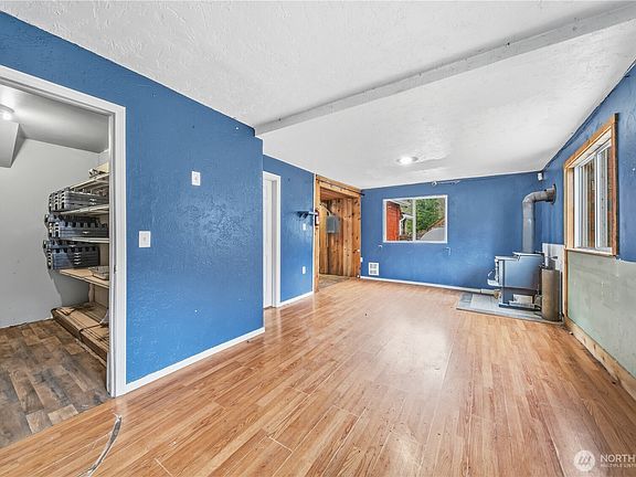 5th image of 810 S Lake Roesiger Road