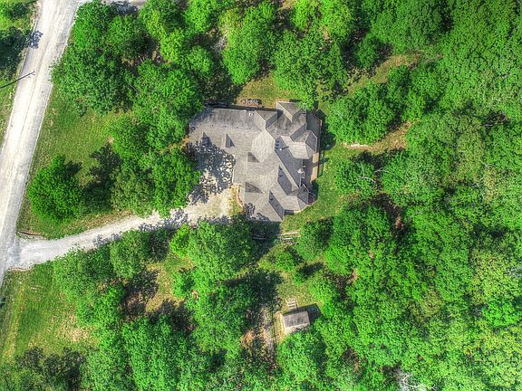 5th image of 11855 Hickory Ln