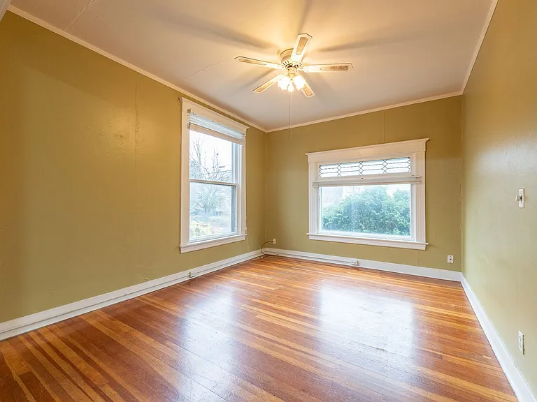 1404 SE Madison St — Photo 9