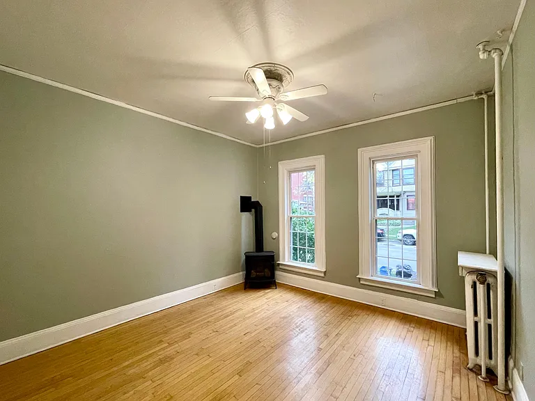 1825 N Oakland Ave — Photo 4