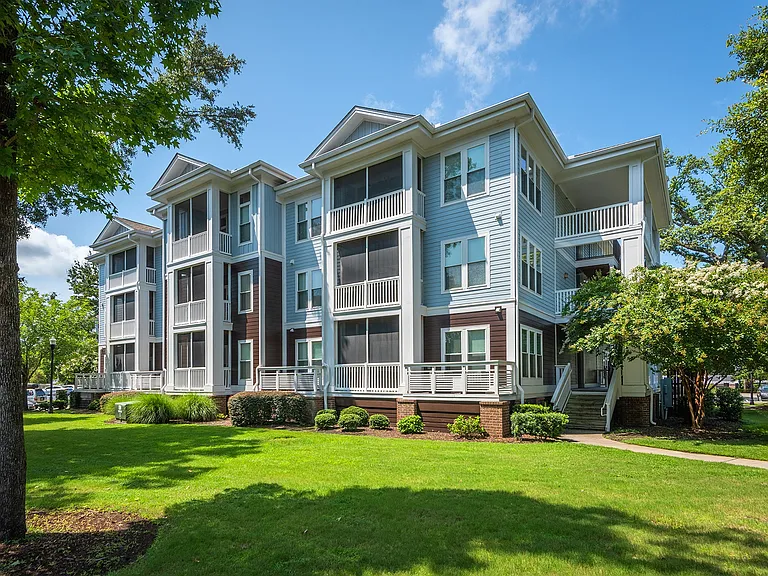 Windward Long Point Apartments — Photo 16