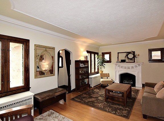 2nd image of 1823 N Newcastle Ave
