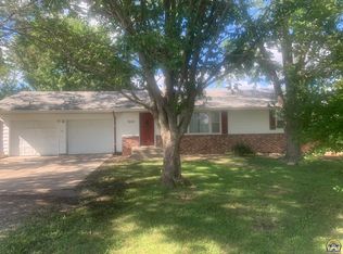 9032 SW 22nd St, Topeka, KS 66614