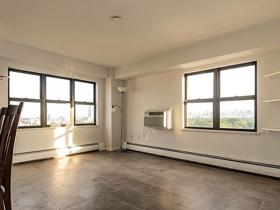 4th image of 300 Cathedral Pkwy #20E
