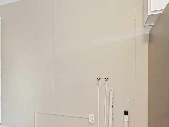 4th image of 588 Company St