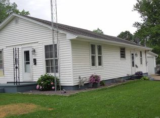 634 Capps Ave, Nokomis, IL 62075
