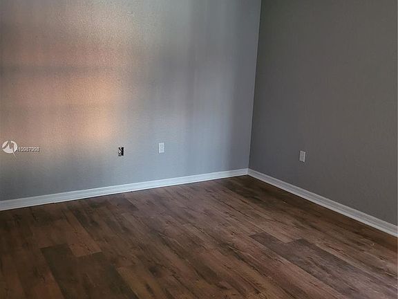 5th image of 1711 Belmont Ln