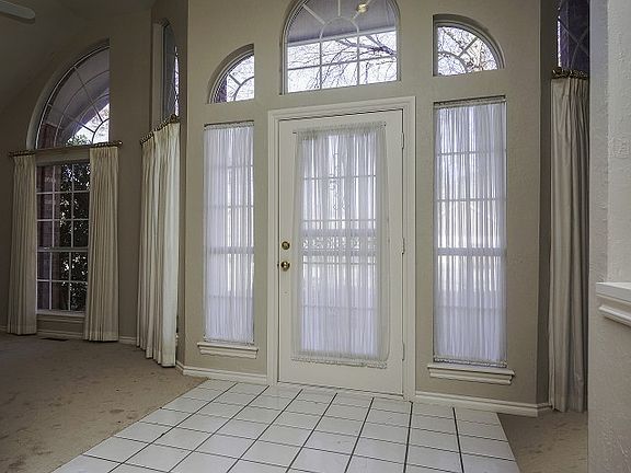 4th image of 2440 Fairway Ct