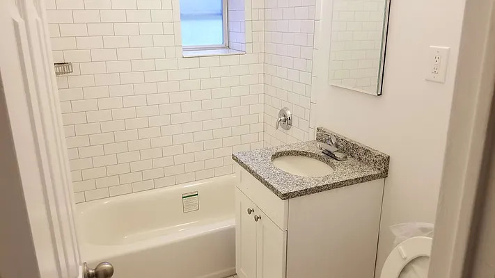 Rented by Realty Queens LLC | media 5