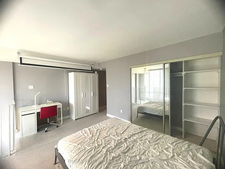 25 Maitland St #1502 — Photo 11