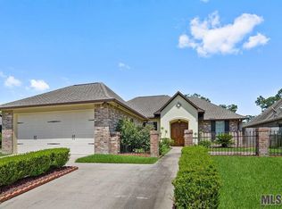 5441 Parkknoll Place Dr, Baton Rouge, LA 70816