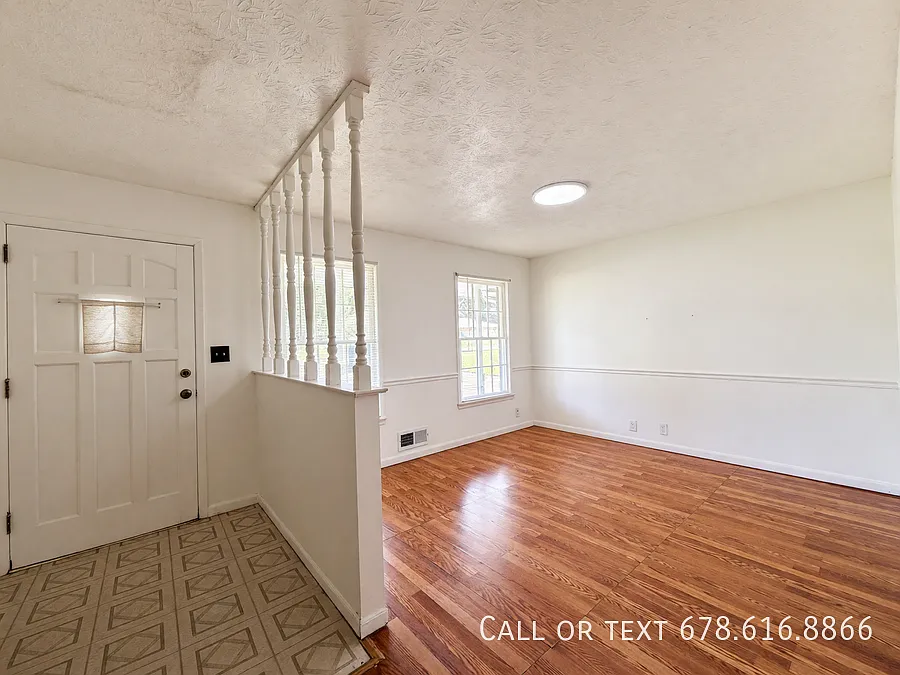 Spacious 4BR/2BA on 0.41 Acres in South Conyers, GA — Photo 4