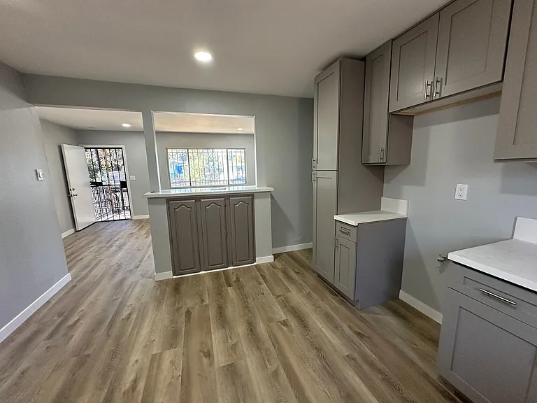 9526 Croesus Ave — Photo 8
