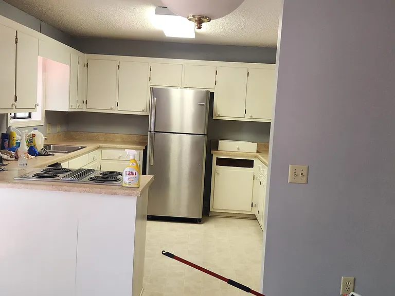 Hilltop Cir — Photo 3