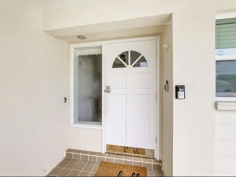5256 Wisteria Ct — Photo 8