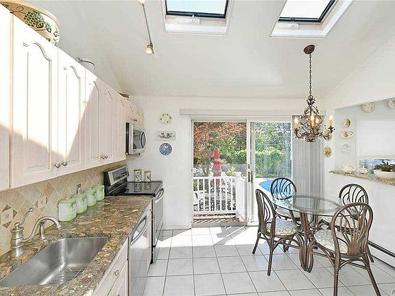 3rd image of 3 Berryhill Pl