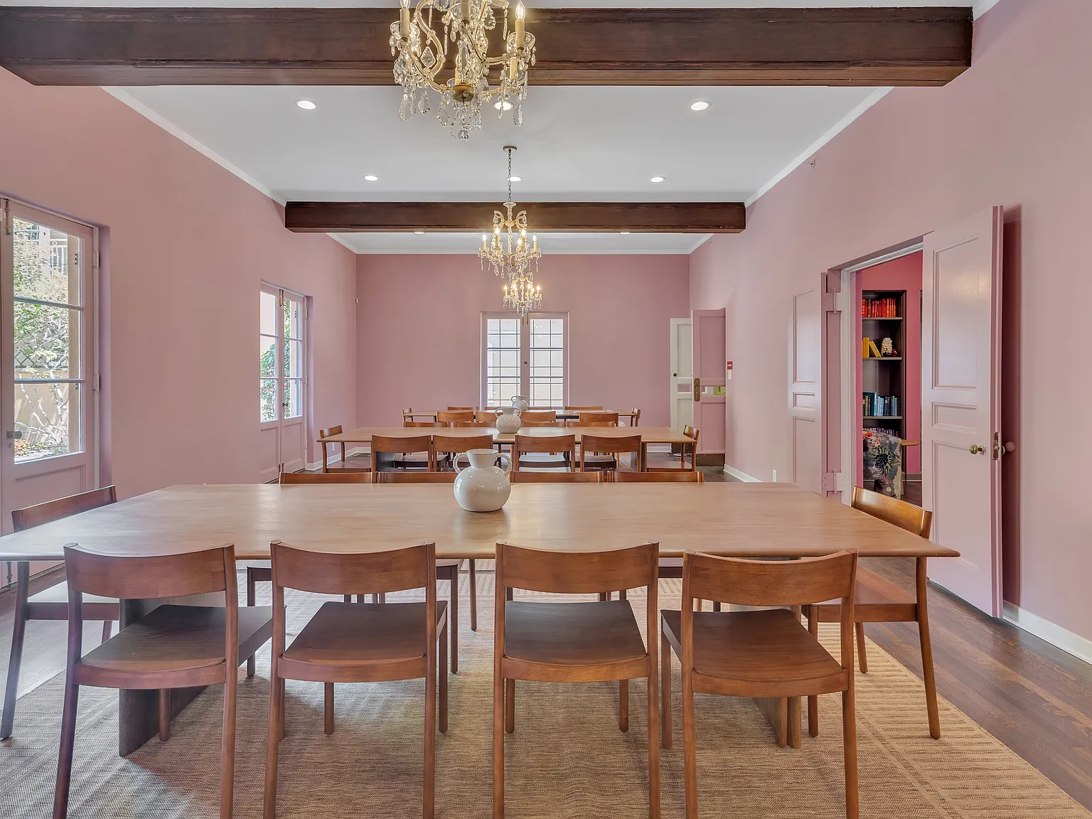 12 bed, 11000 sqft, $1,850 — Photo 2