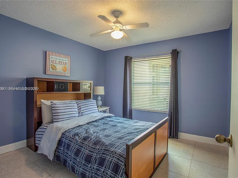 614 Stanton Ln — Photo 7