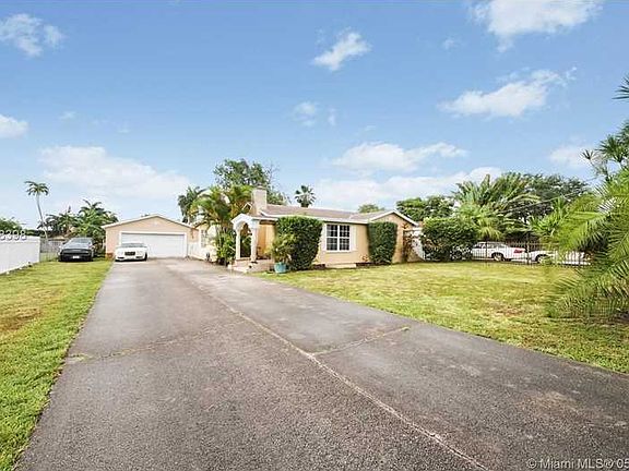 2nd image of 557 S Biscayne River Dr