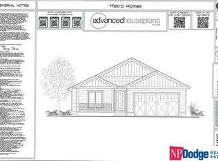 709 Tupelo Ln, Papillion, NE 68133