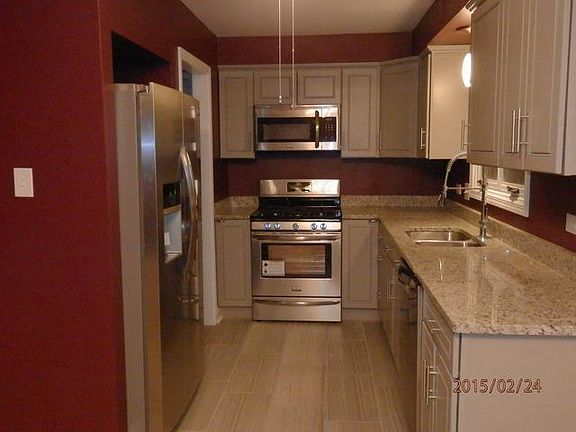 4th image of 218 W Normandy Dr