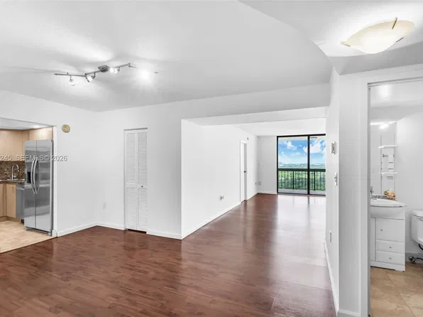 2333 Brickell Ave, Miami, FL