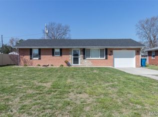 105 Surrey Ln, Bethalto, IL