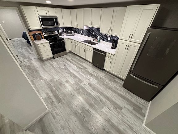 5th image of 14 Timberline Dr #2