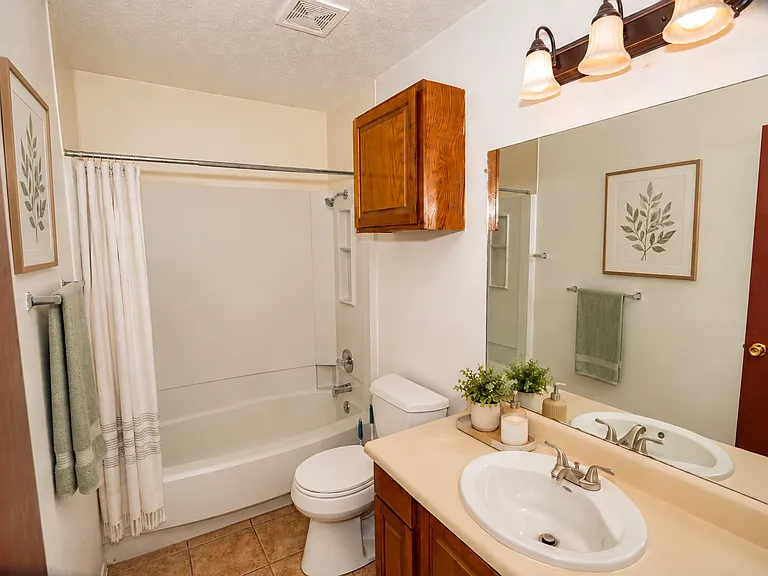 4133 NE Stallings Dr — Photo 10