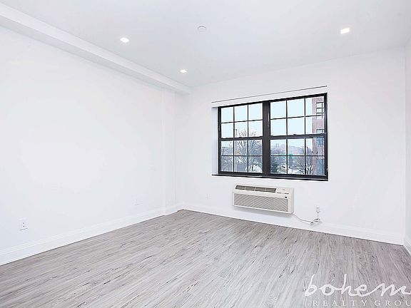 5th image of 141 Alexander Ave #3BC