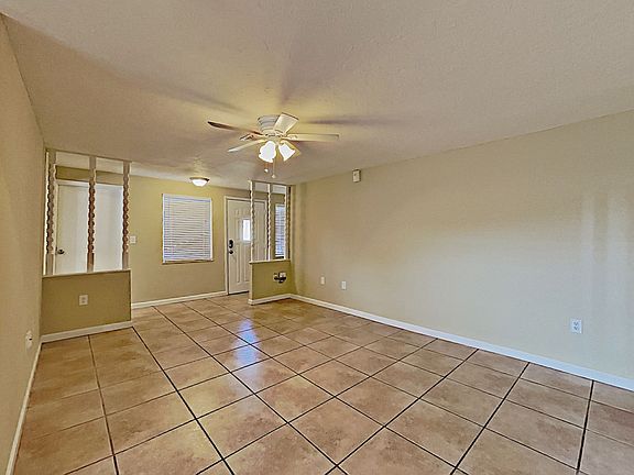 3rd image of 4729 Selma St