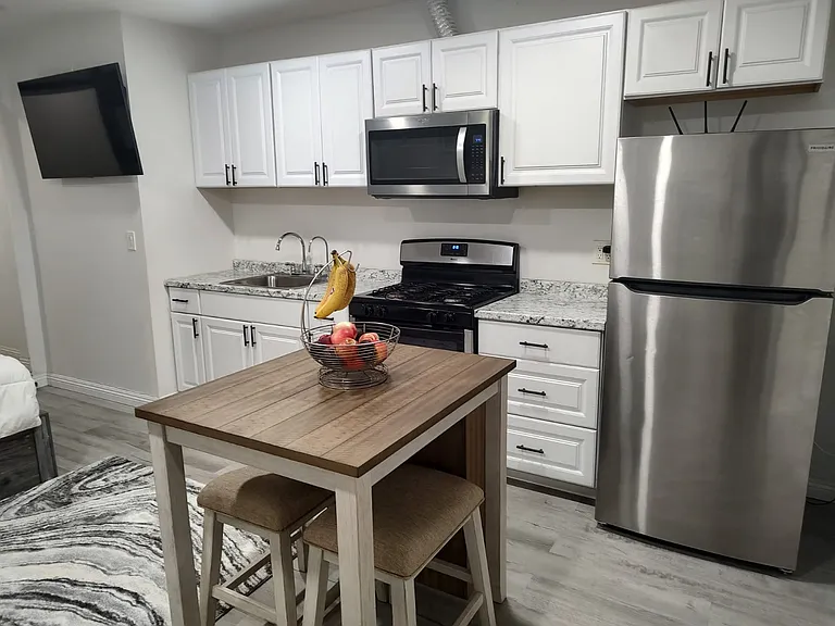 13701 Boston Ct — Photo 1