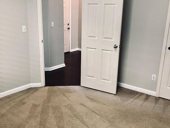 4th image of 3901 Winthrop Dr