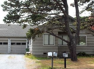 780 Jackson Ave SW, Bandon, OR 97411