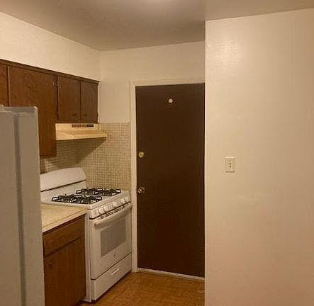 4th image of 12535 S Central Ave #1