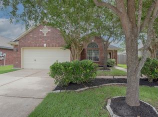 2725 Hidden Landing Dr, Pearland, TX 77584