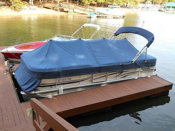 Boat slip on Lake Norman behind tennis courts in Sailview