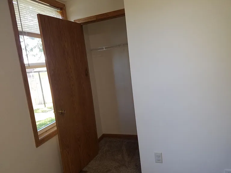 236 Cypress St S #1 — Photo 5