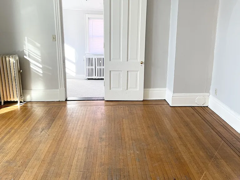 Raymond Flats — Photo 3