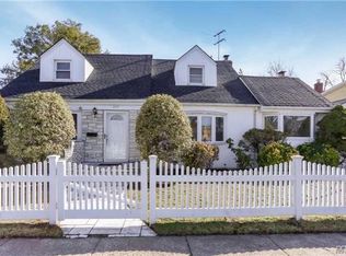377 Emerson Pl, Valley Stream, NY 11580