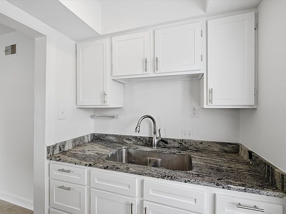 5th image of 306 E 19th St APT 1B