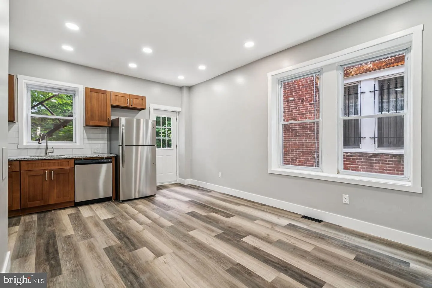 2 bed, 2.0 bath, 900 sqft, $1,650 — Photo 1